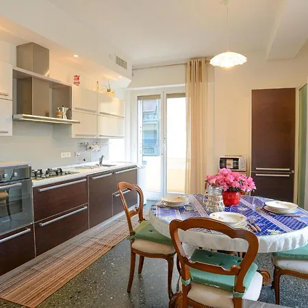 Apartamento La Piazza - Casa Vacanze Vado Ligure